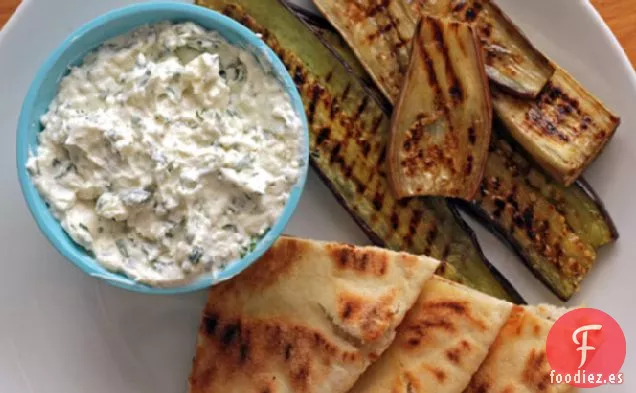Berenjena a la Parrilla de Nigel Slater con Crema de Queso Feta