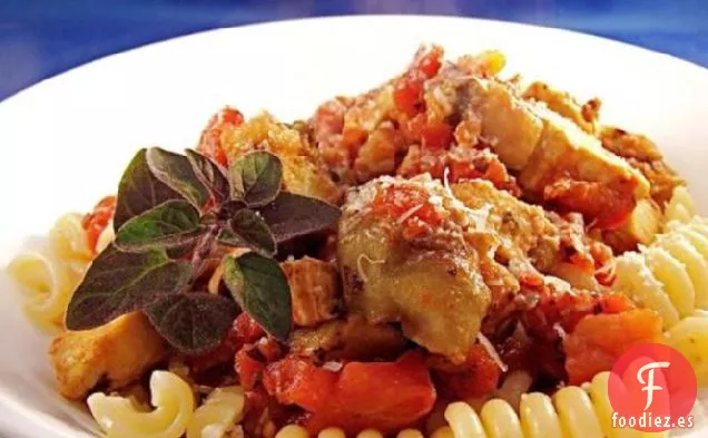 Penne Con Pollo a la Parrilla y Berenjena