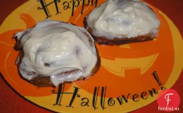Rollos De Canela De Calabaza Con Glaseado De Queso Crema