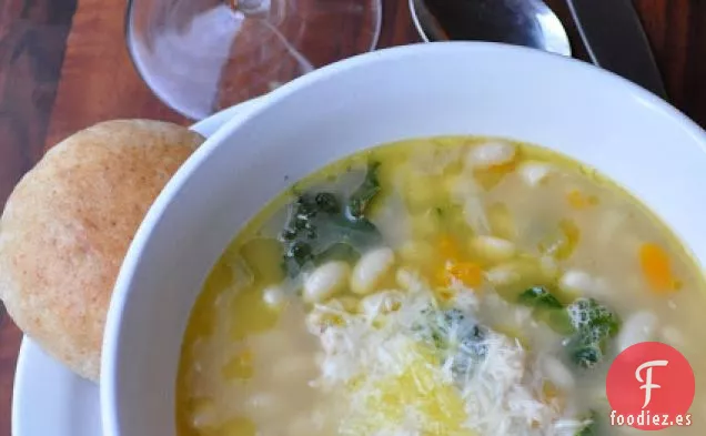 Sopa de Frijoles Blancos Toscanos de Emeril con Brócoli Rabe