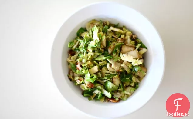 Coles De Bruselas Ralladas Con Nueces Y Pera