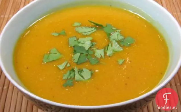 Sopa de Calabaza Dorada de Otoño Con Sabores De Inspiración Tailandesa