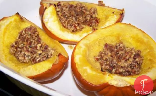 Calabaza De Bellota Con Relleno De Nuez De Brasil Con Especias