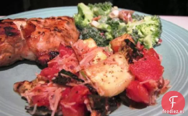 Calabacín A la Parrilla Con Tomates Italianos y Parmesano