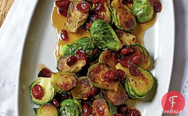 Coles de Bruselas Asadas Asiáticas con Arándanos