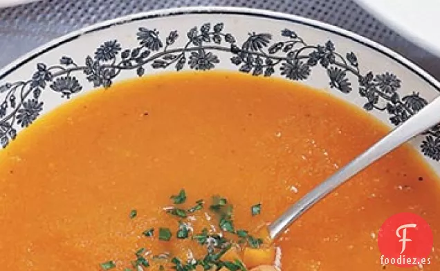 Sopa de Calabaza de Bellota Asada con Rábano Picante y Manzanas