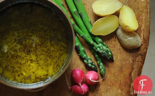 Bagna Cauda (Salsa piamontesa Caliente de Ajo y anchoa)