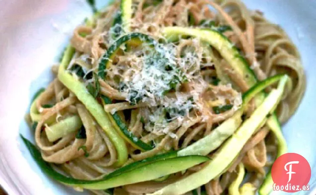 Cena de Esta Noche: Pasta de Trigo Integral con Calabacín en Juliana