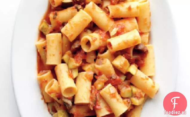 Rigatoni con Salsa de Verduras Gruesas