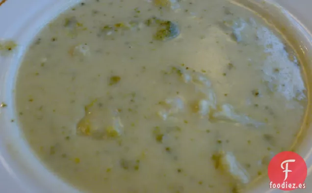 Sopa de Tommy con Queso Fácil