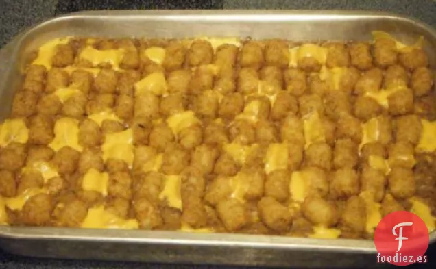 Tater Tot Hotdish, Sigue Siendo Simple, pero Mejor!