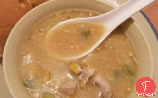 Sopa de Pollo y Maíz Dulce