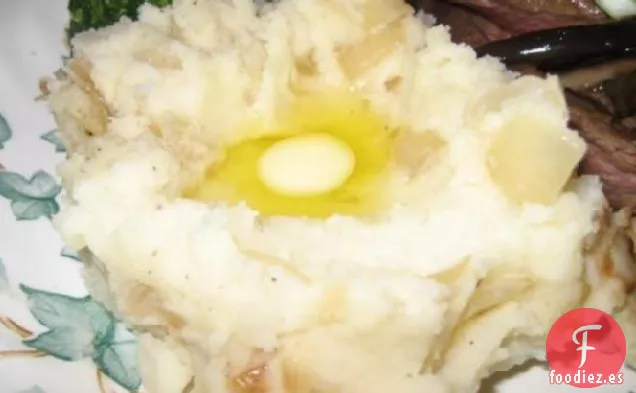 Puré De Patatas Con Cebolla Frita Cremosa