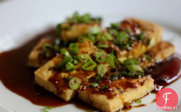 Cena de Esta Noche: Tofu Frito con Salsa de Soja Dulce Oscura