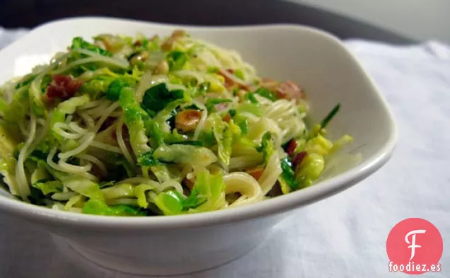 Pasta Con Coles De Bruselas Afeitadas Y Panceta