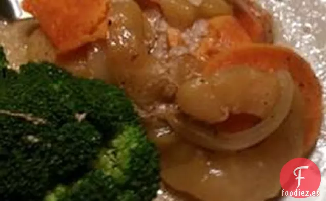 Chuletas de Cerdo con Manzanas, Cebollas y Batatas