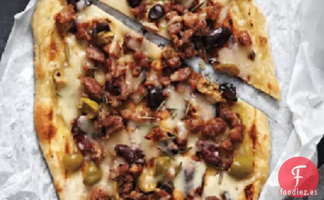 Pizza de Salchichas y Aceitunas