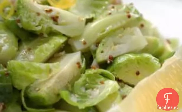 Coles De Bruselas Con Vinagreta De Nuez y limón