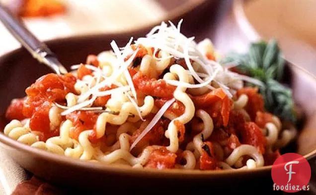 Fusilli con Salsa de Tomate Asada