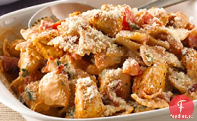 Pasta Cremosa de Pollo, Tocino y Tomate