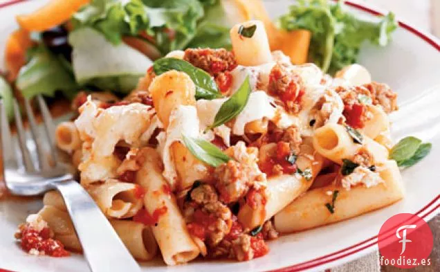 Pasta al horno con Salchichas, Tomates y Queso