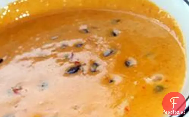 Solteros Flameando Salsa de Frijoles Mexicanos Calientes