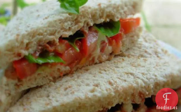 ¡El Mejor Sándwich de Tomate y Albahaca!!!