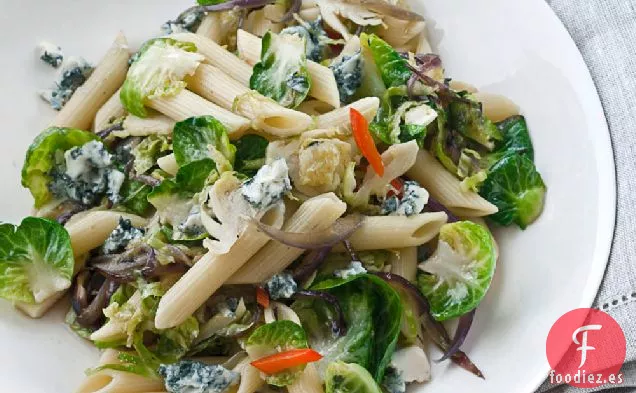 Penne Rigate con Coles de Bruselas y Gorgonzola