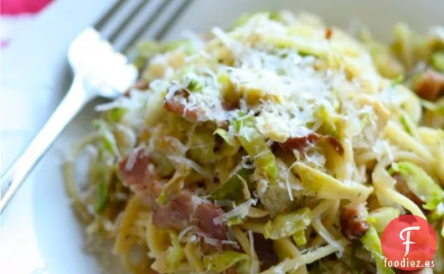 Espaguetis Con Tocino, Coles De Bruselas Y Alcachofas