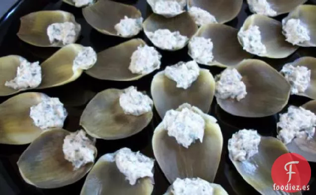 Hojas De Alcachofa Con Alioli De Parmesano Y Albahaca