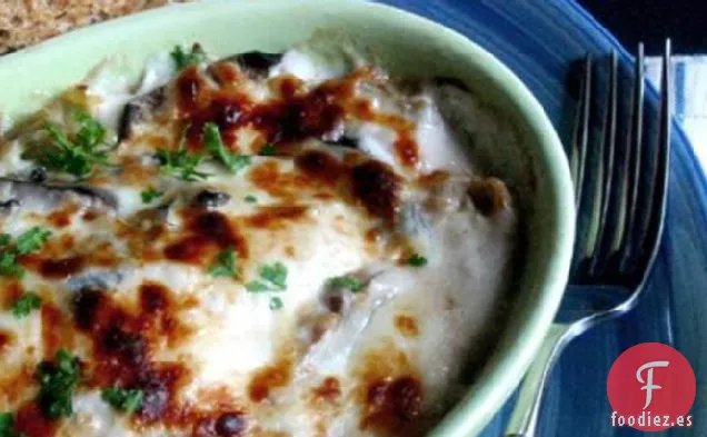 Pollo Cremoso Con Champiñones y Alcachofas