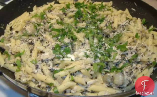 Pasta con Pollo y Alcachofas