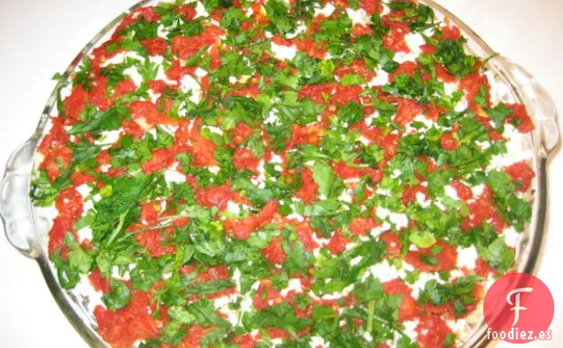 Salsa Mediterránea De Siete Capas Con Pan Plano De Mantequilla De Romero