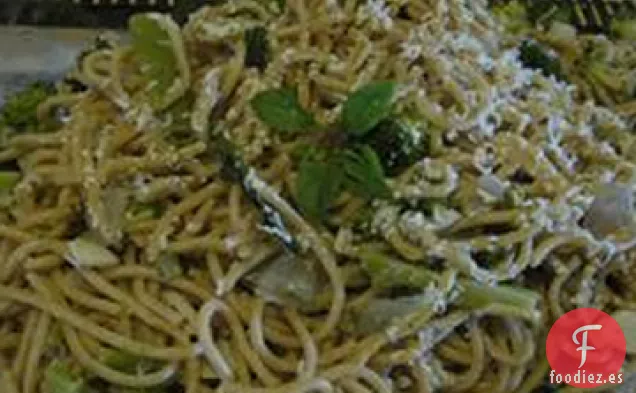 Espaguetis con Brócoli y Champiñones