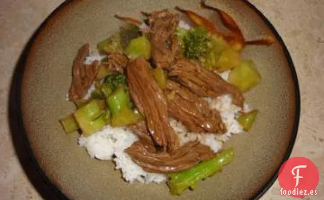 Salteado de Brócoli y Ternera Cítrica