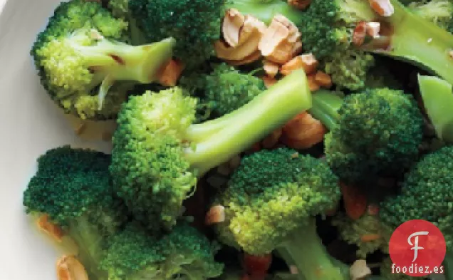 Brócoli con Anacardos Tostados