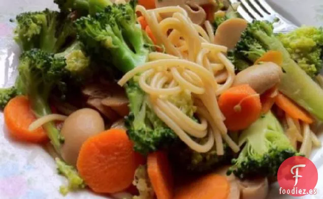Salteado de Fideos Chinos y Verduras (Para Uno)