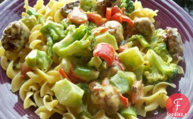 Salchicha Ahumada Con Brócoli y Queso