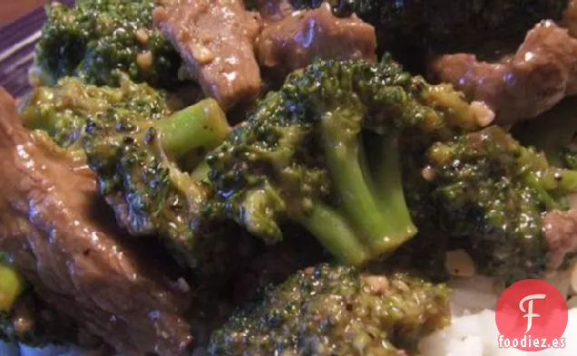 Carne de Res Salteada y Brócoli en Salsa de Ostras