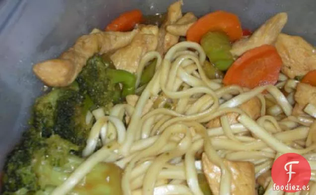 Teriyaki De Pollo Con Fideos