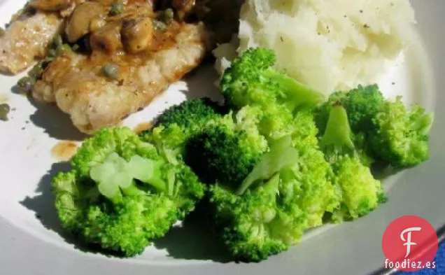 Lanzas de Brócoli con Mantequilla de Limón