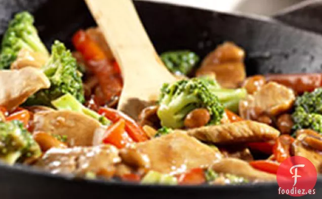 Pollo Asiático con Cacahuetes