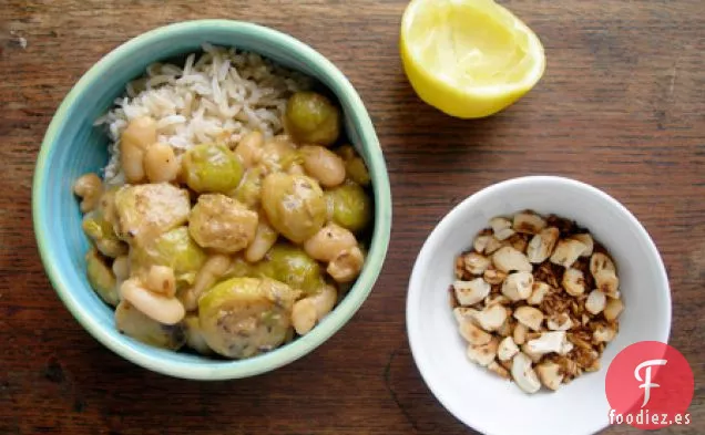 Brotes Cocidos Con Coco Y Frijoles Cannellini
