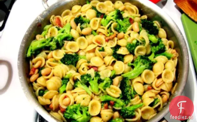 Orecchiette con Panceta y Brócoli