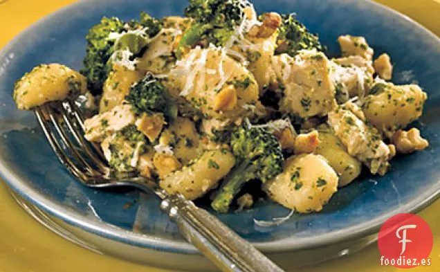 Pollo, Brócoli y Ñoquis con Pesto de Perejil