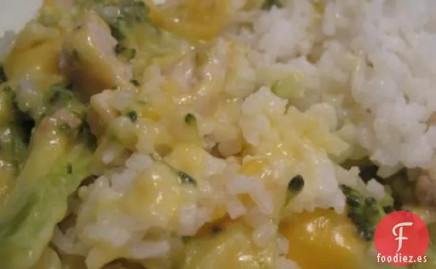 Cazuela de Pollo, Brócoli, Arroz y Queso