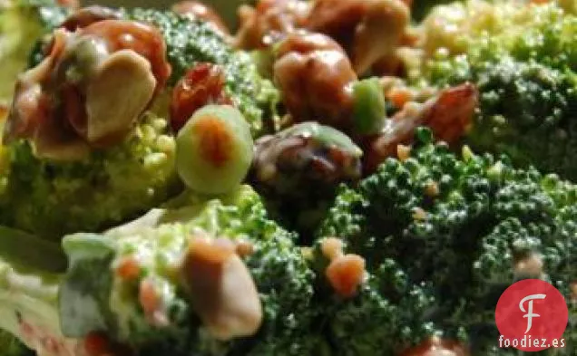 Ensalada de Brócoli con Nueces y Cerveza