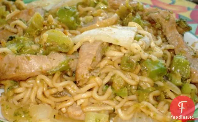 Ziti con Aroma a Salvia Con Brócoli, Piñones y Ralladura de Naranja