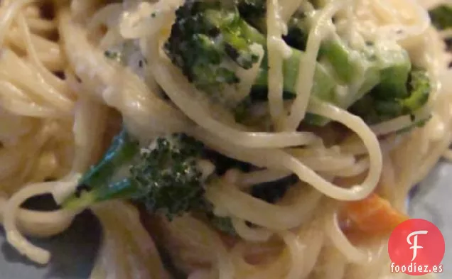 Pasta De Pelo De Ángel Con Pollo A Base De Hierbas