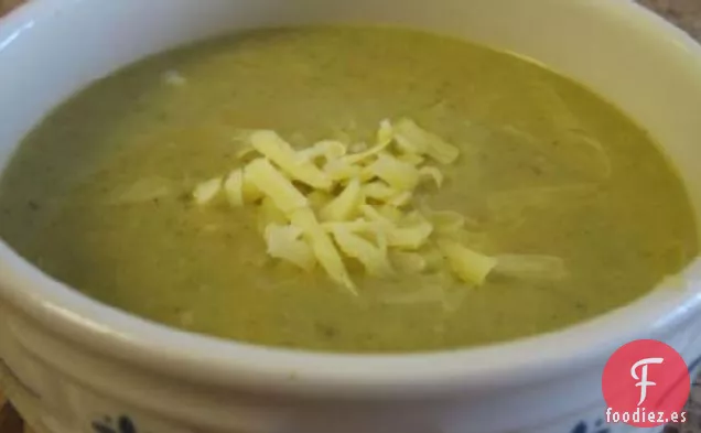 Sopa de Brócoli y Queso Cheddar